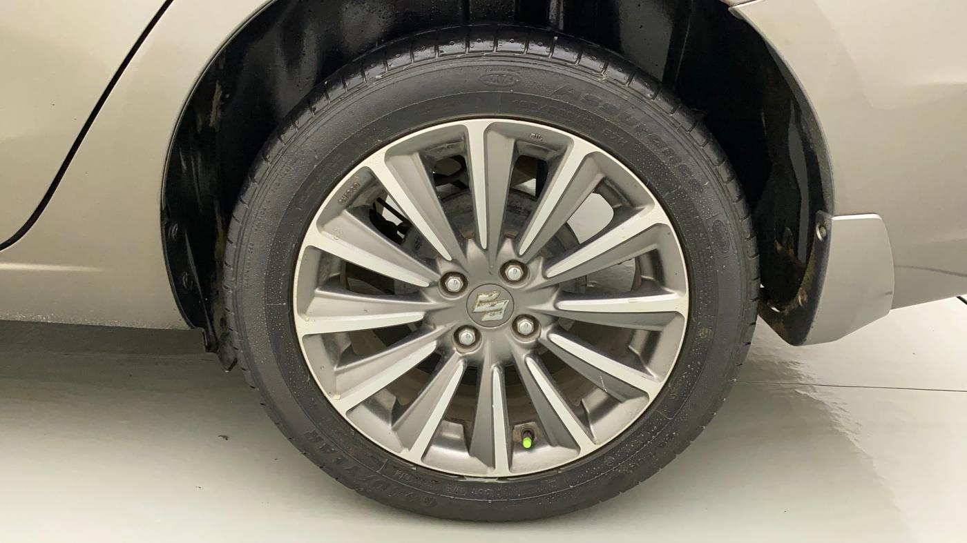 2019 Maruti Ciaz ALPHA  AT 1.5 SHVS PETROL, Petrol, Automatic, 47,734 km, Left Rear Wheel