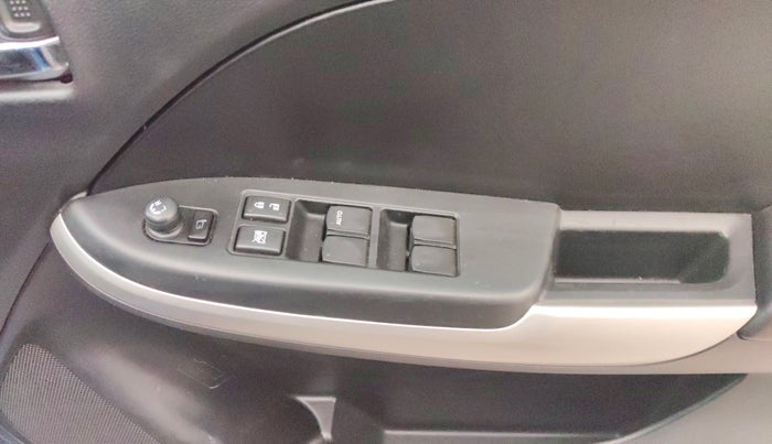 2016 Maruti Baleno ALPHA PETROL 1.2, Petrol, Manual, 67,811 km, Driver Side Door Panels Control