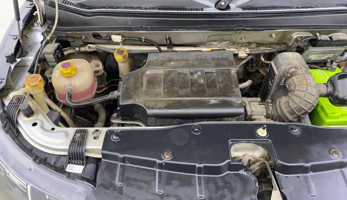 2017 Mahindra KUV 100 NXT K8 P 6 STR, Petrol, Manual, 23,027 km, Engine View - Right