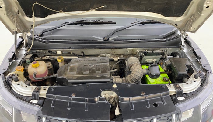 2017 Mahindra KUV 100 NXT K8 P 6 STR, Petrol, Manual, 23,027 km, Engine View