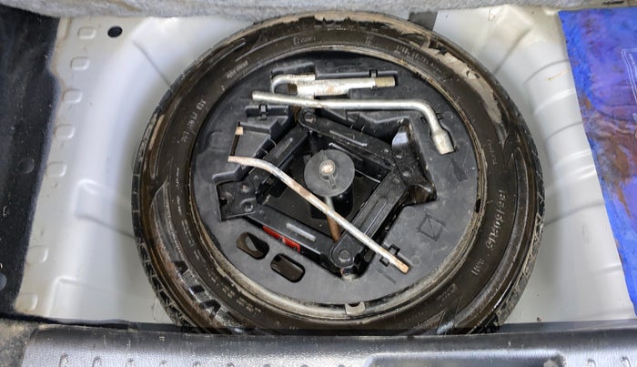 2017 Mahindra KUV 100 NXT K8 P 6 STR, Petrol, Manual, 23,027 km, Spare Tyre