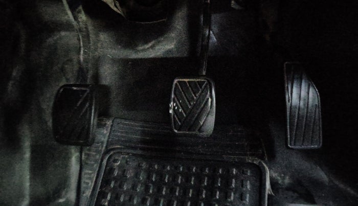 2021 Maruti New Wagon-R LXI CNG 1.0, CNG, Manual, 1,43,837 km, Pedals