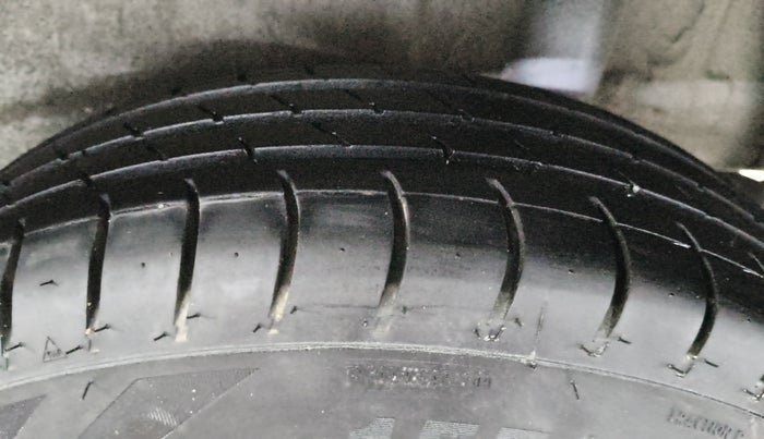 2021 Maruti New Wagon-R LXI CNG 1.0, CNG, Manual, 1,43,837 km, Left Rear Tyre Tread