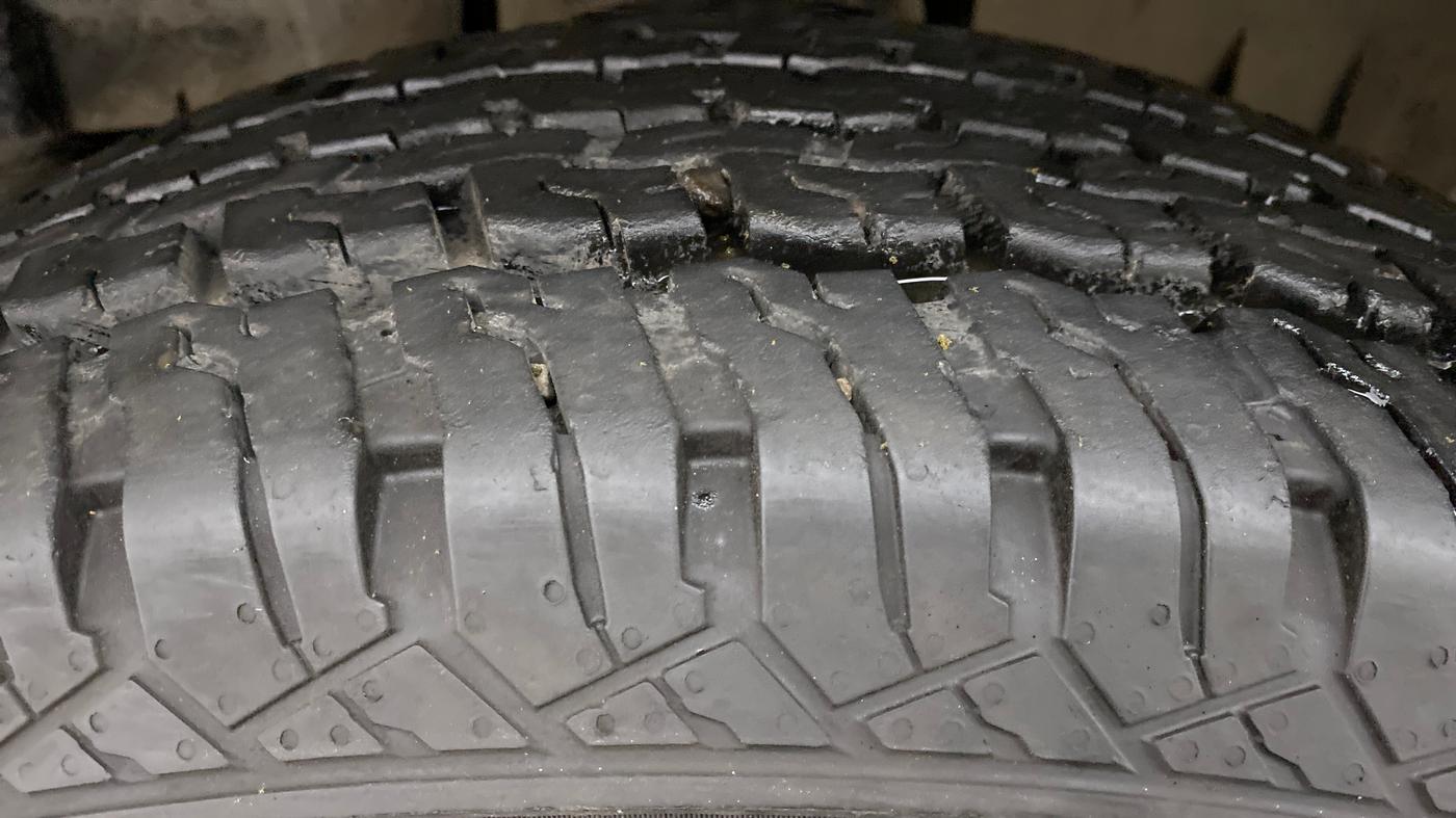 2021 Mahindra Thar LX HT PETROL 4WD MT, Petrol, Manual, 2,567 km, Left Front Tyre Tread