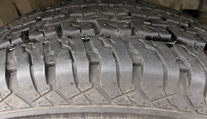 2021 Mahindra Thar LX HT PETROL 4WD MT, Petrol, Manual, 2,567 km, Right Front Tyre Tread
