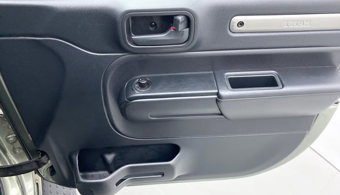 2021 Mahindra Thar LX HT PETROL 4WD MT, Petrol, Manual, 2,567 km, Driver Side Door Panels Control
