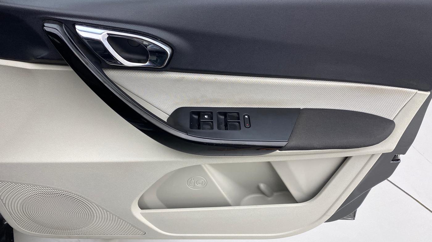 2022 Tata TIGOR XZ+ CNG 1.2 RTN, CNG, Manual, 10,561 km, Driver Side Door Panels Control