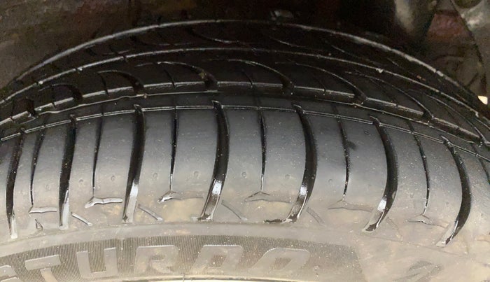 2015 Hyundai Elite i20 SPORTZ 1.2 (O), Petrol, Manual, 73,810 km, Left Rear Tyre Tread