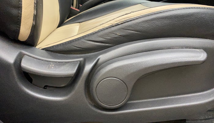 2015 Hyundai Elite i20 SPORTZ 1.2 (O), Petrol, Manual, 73,810 km, Driver Side Adjustment Panel