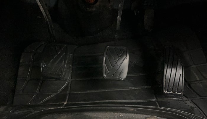 2017 Maruti Baleno DELTA PETROL 1.2, Petrol, Manual, 58,660 km, Pedals