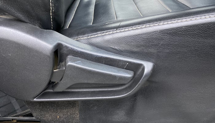 2019 Maruti S PRESSO VXI, Petrol, Manual, 33,120 km, Driver Side Adjustment Panel