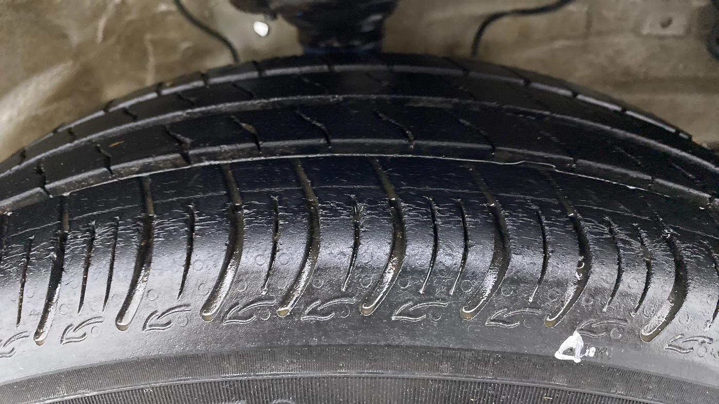 2019 Maruti S PRESSO VXI, Petrol, Manual, 33,120 km, Right Front Tyre Tread