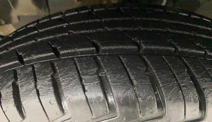 2017 Renault Kwid RXT 1.0 AMT, Petrol, Automatic, 24,632 km, Left Front Tyre Tread