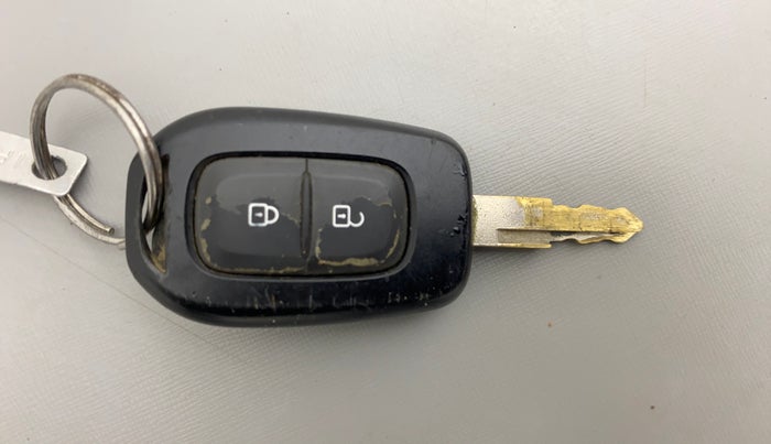 2017 Renault Kwid RXT 1.0 AMT, Petrol, Automatic, 24,632 km, Key Close Up