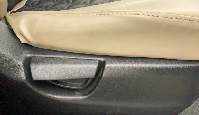 2020 Hyundai NEW SANTRO MAGNA 1.1 CORPORATE EDITION, Petrol, Manual, 44,083 km, Driver Side Adjustment Panel