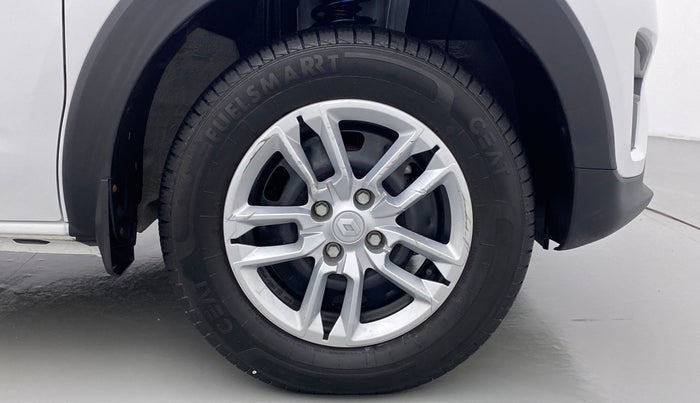 2022 Renault TRIBER 1.0 RXL PETROL, Petrol, Manual, 2,216 km, Right Front Wheel