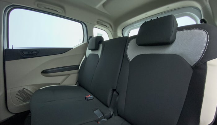 2022 Renault TRIBER 1.0 RXL PETROL, Petrol, Manual, 2,216 km, Right Side Rear Door Cabin