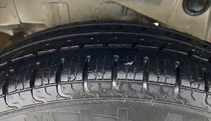 2014 Hyundai Santro Xing GLS PLUS AUDIO, Petrol, Manual, 1,07,067 km, Right Rear Tyre Tread