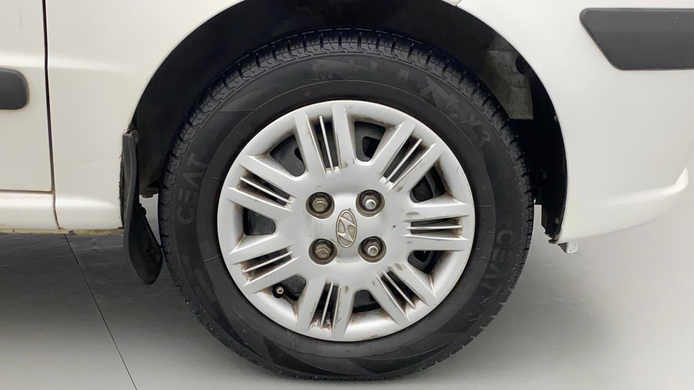 2014 Hyundai Santro Xing GLS PLUS AUDIO, Petrol, Manual, 1,07,067 km, Right Front Wheel