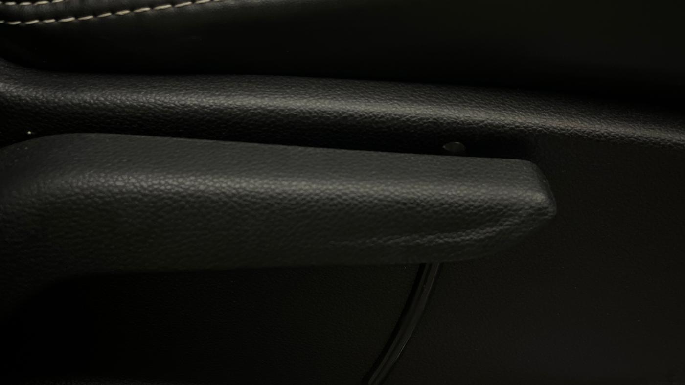 2023 Mahindra XUV700 AX 5 P AT 5 STR, Petrol, Automatic, 11,182 km, Driver Side Adjustment Panel