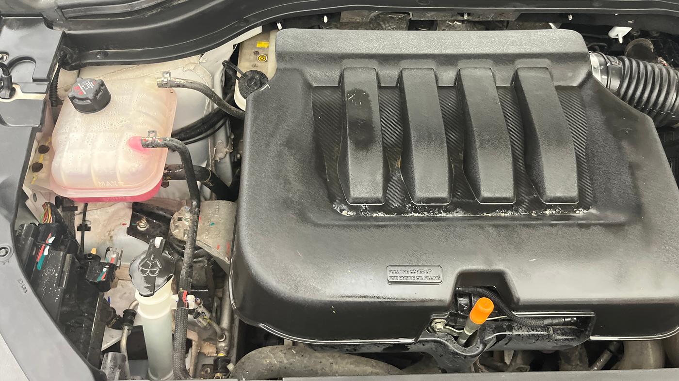 2023 Mahindra XUV700 AX 5 P AT 5 STR, Petrol, Automatic, 11,182 km, Engine View - Right