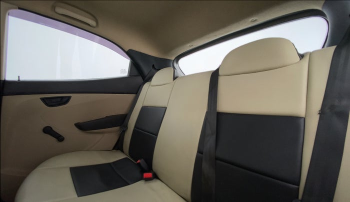 2012 Hyundai Eon MAGNA O, Petrol, Manual, 52,122 km, Right Side Rear Door Cabin