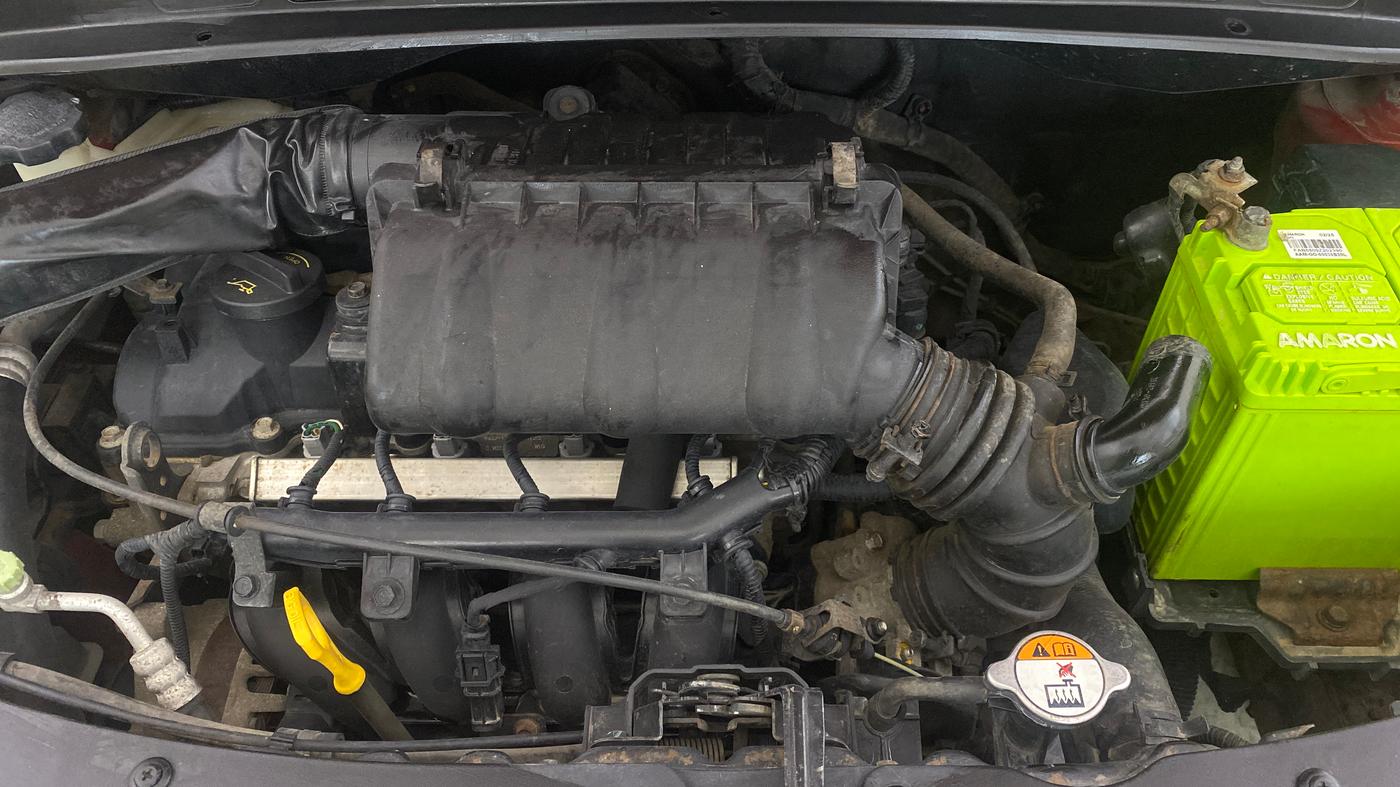 2013 Hyundai i10 SPORTZ 1.2, Petrol, Manual, 35,692 km, Engine View