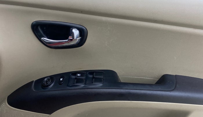 2013 Hyundai i10 SPORTZ 1.2, Petrol, Manual, 35,692 km, Driver Side Door Panels Control