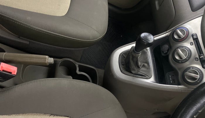 2013 Hyundai i10 SPORTZ 1.2, Petrol, Manual, 35,692 km, Gear Lever