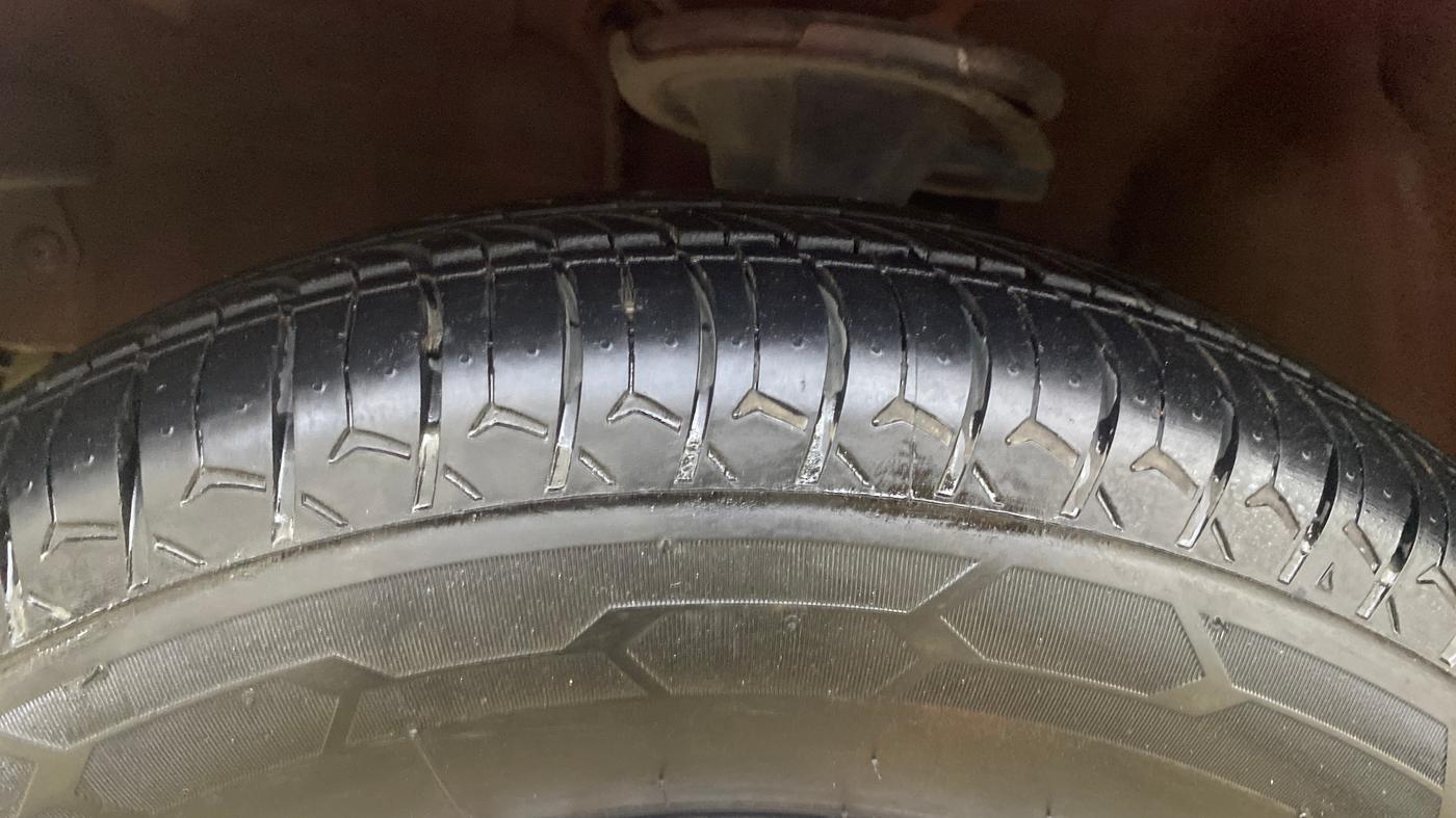 2013 Hyundai i10 SPORTZ 1.2, Petrol, Manual, 35,692 km, Left Front Tyre Tread