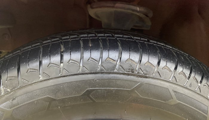 2013 Hyundai i10 SPORTZ 1.2, Petrol, Manual, 35,692 km, Left Front Tyre Tread