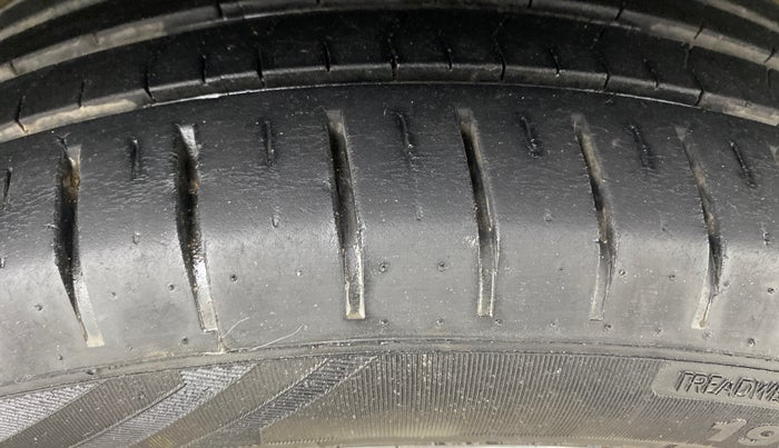 2021 Toyota Glanza G, Petrol, Manual, 32,559 km, Right Front Tyre Tread