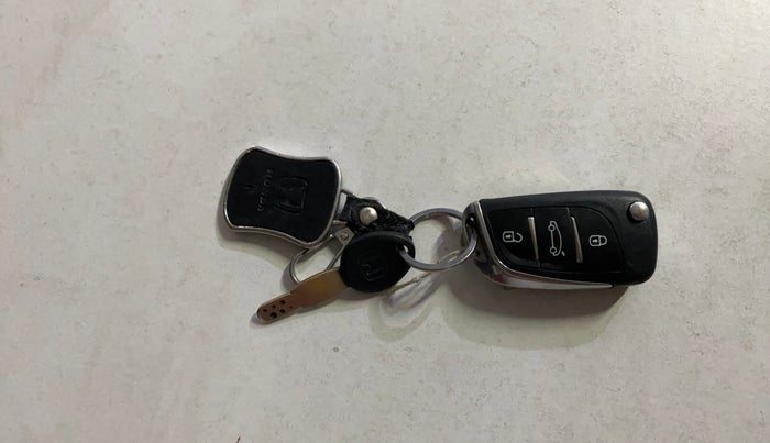 2016 Honda Jazz 1.2L I-VTEC SV, Petrol, Manual, 67,400 km, Key Close Up