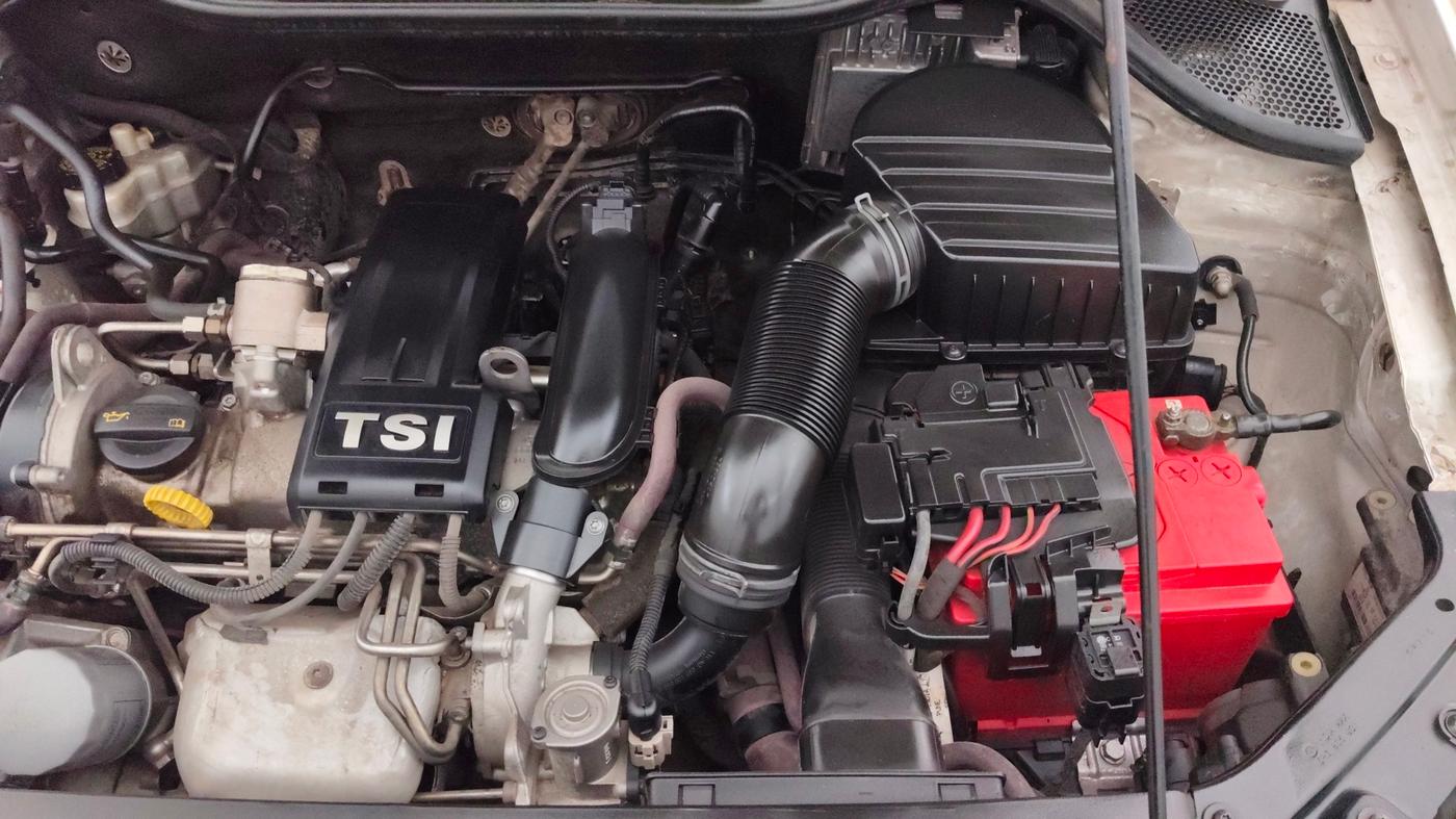 2015 Volkswagen Polo GT TSI AT, Petrol, Automatic, 1,23,444 km, Engine View - Left