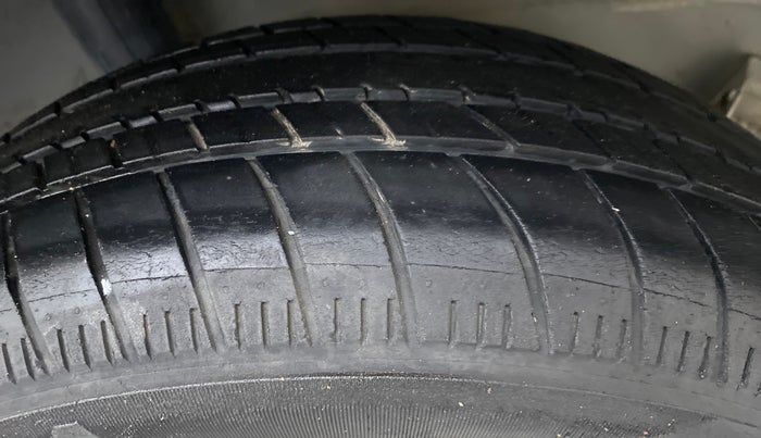 2019 Honda Amaze 1.2 EMT I VTEC, Petrol, Manual, 31,206 km, Right Rear Tyre Tread