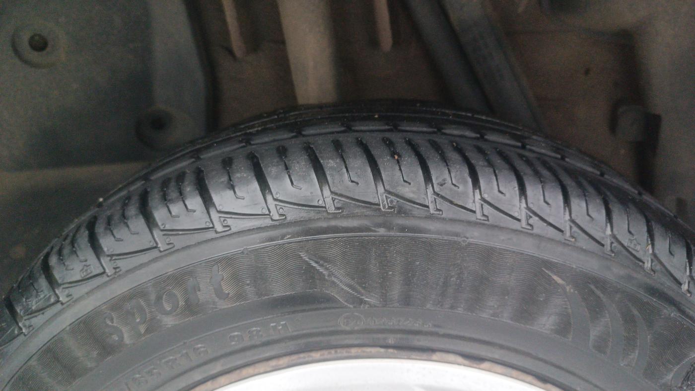 2018 Renault Duster RXE PETROL, Petrol, Manual, 71,432 km, Right Rear Tyre Tread