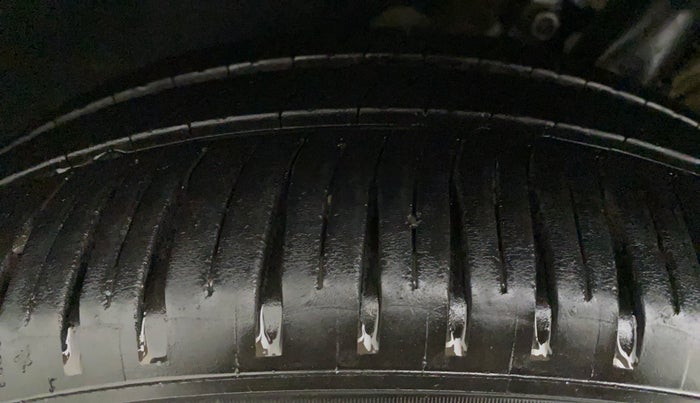 2016 Skoda Rapid STYLE 1.5 TDI AT, Diesel, Automatic, 1,14,346 km, Left Front Tyre Tread