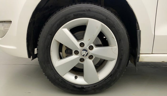 2016 Skoda Rapid STYLE 1.5 TDI AT, Diesel, Automatic, 1,14,346 km, Left Front Wheel