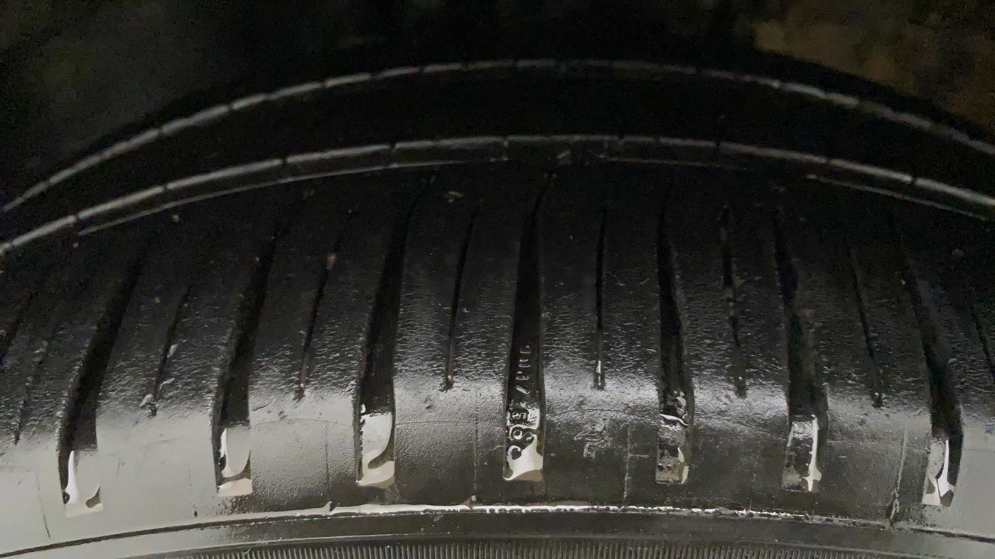 2016 Skoda Rapid STYLE 1.5 TDI AT, Diesel, Automatic, 1,14,346 km, Right Rear Tyre Tread