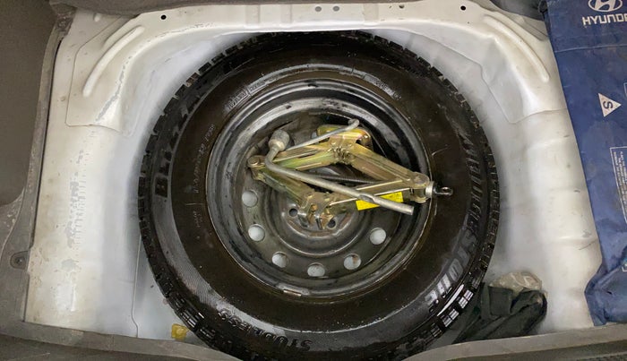 2013 Hyundai i10 MAGNA 1.1, Petrol, Manual, 1,02,588 km, Spare Tyre