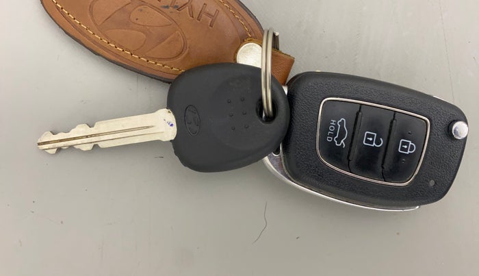 2022 Hyundai GRAND I10 NIOS SPORTZ AMT 1.2 KAPPA VTVT, Petrol, Automatic, 52,173 km, Key Close Up