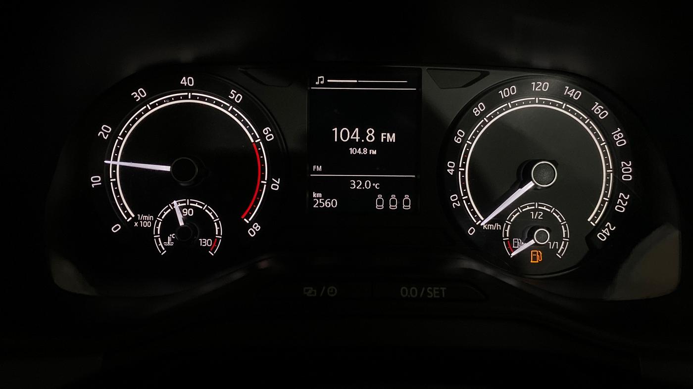 2025 Skoda KUSHAQ  Signature 1.0L TSI MT , Petrol, Manual, 2,556 km, Odometer Image