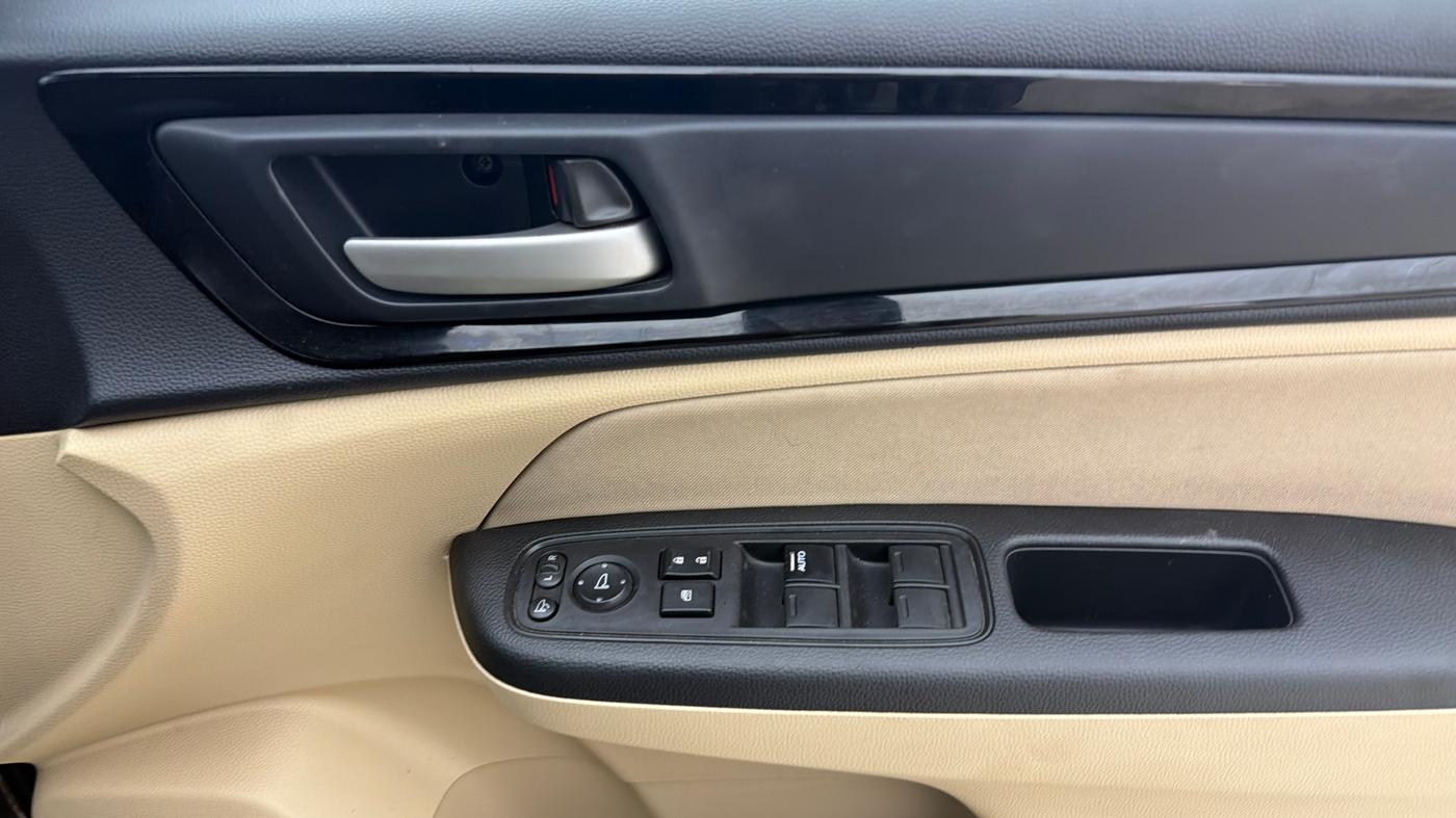 2021 Honda Amaze 1.2L I-VTEC S, Petrol, Manual, 29,890 km, Driver Side Door Panels Control