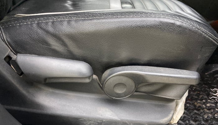 2021 Maruti Vitara Brezza ZXI PLUS, Petrol, Manual, 60,844 km, Driver Side Adjustment Panel