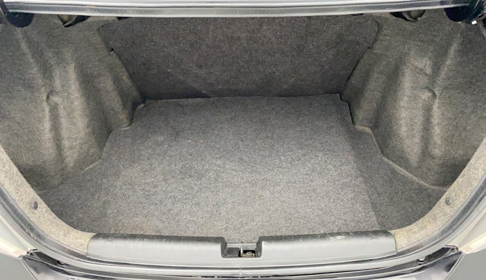 2013 Honda Amaze 1.2 VXMT I VTEC, Petrol, Manual, 47,729 km, Boot Inside View
