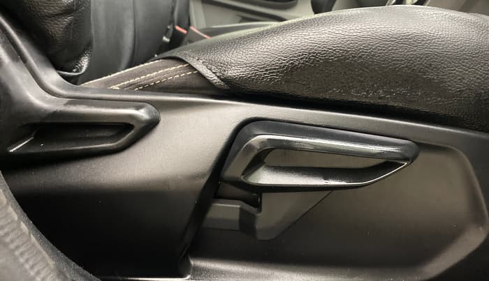 2020 Tata Tiago XZ PLUS PETROL, Petrol, Manual, 1,38,091 km, Driver Side Adjustment Panel