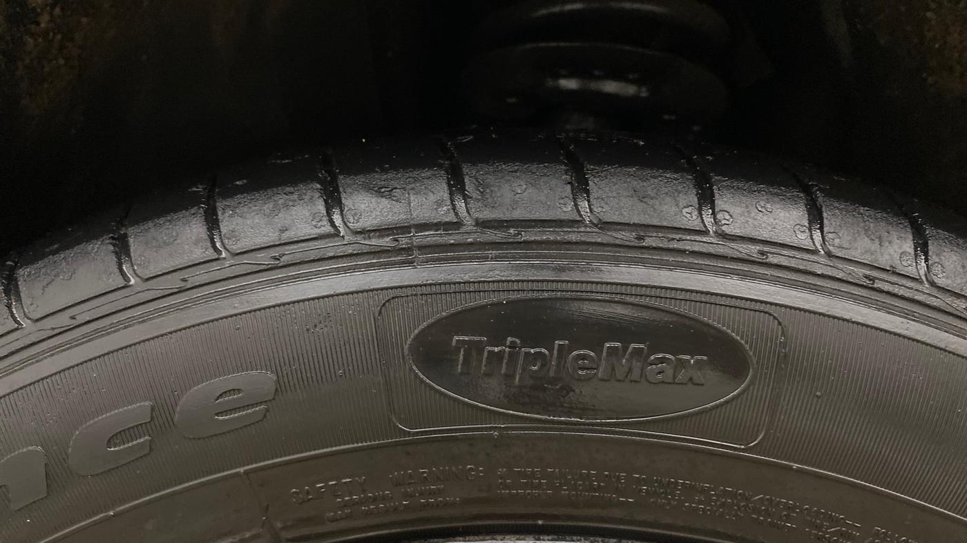 2020 MG HECTOR PLUS SHARP 1.5 PETROL TURBO DCT 6-STR, Petrol, Automatic, 41,145 km, Left Front Tyre Tread
