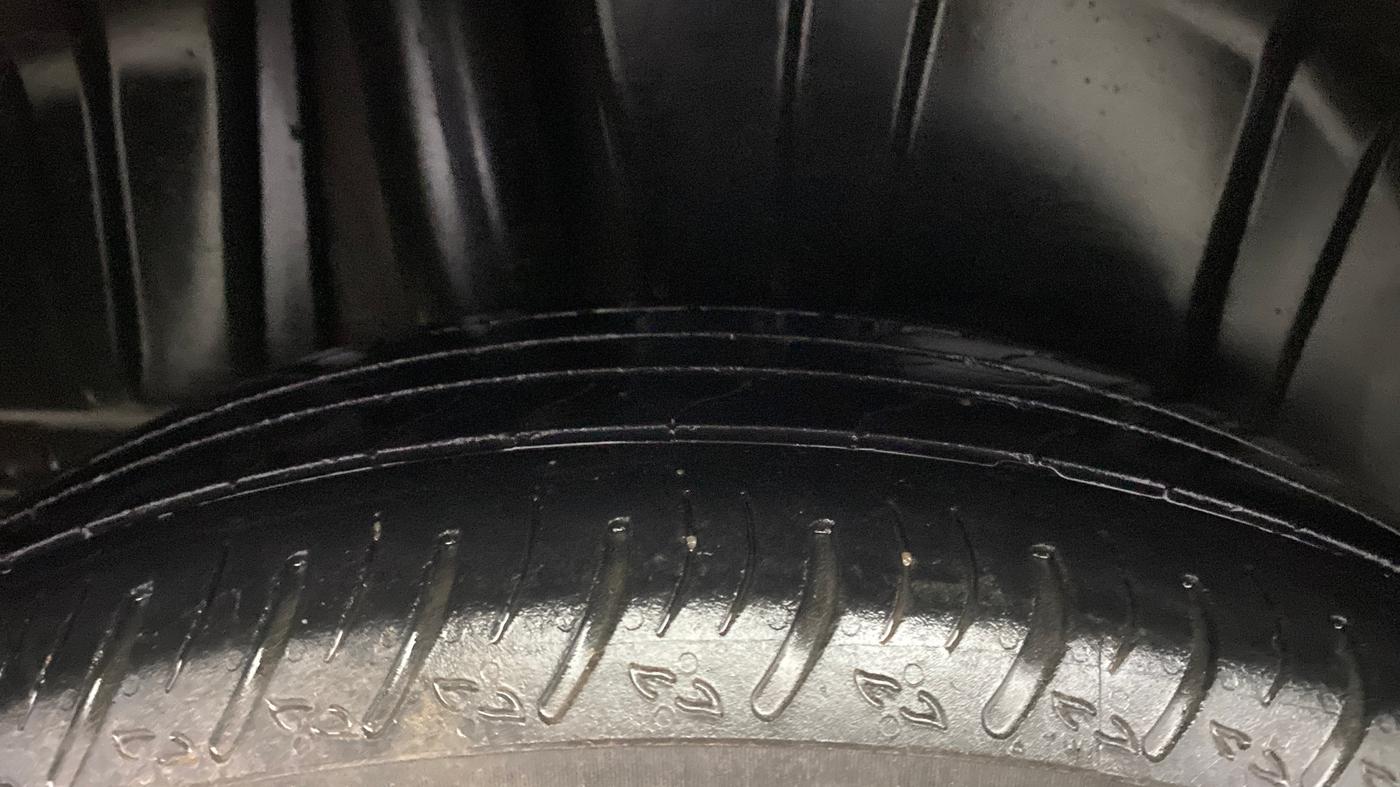 2022 Maruti XL6 ALPHA PLUS AT, Petrol, Automatic, 90,333 km, Right Rear Tyre Tread