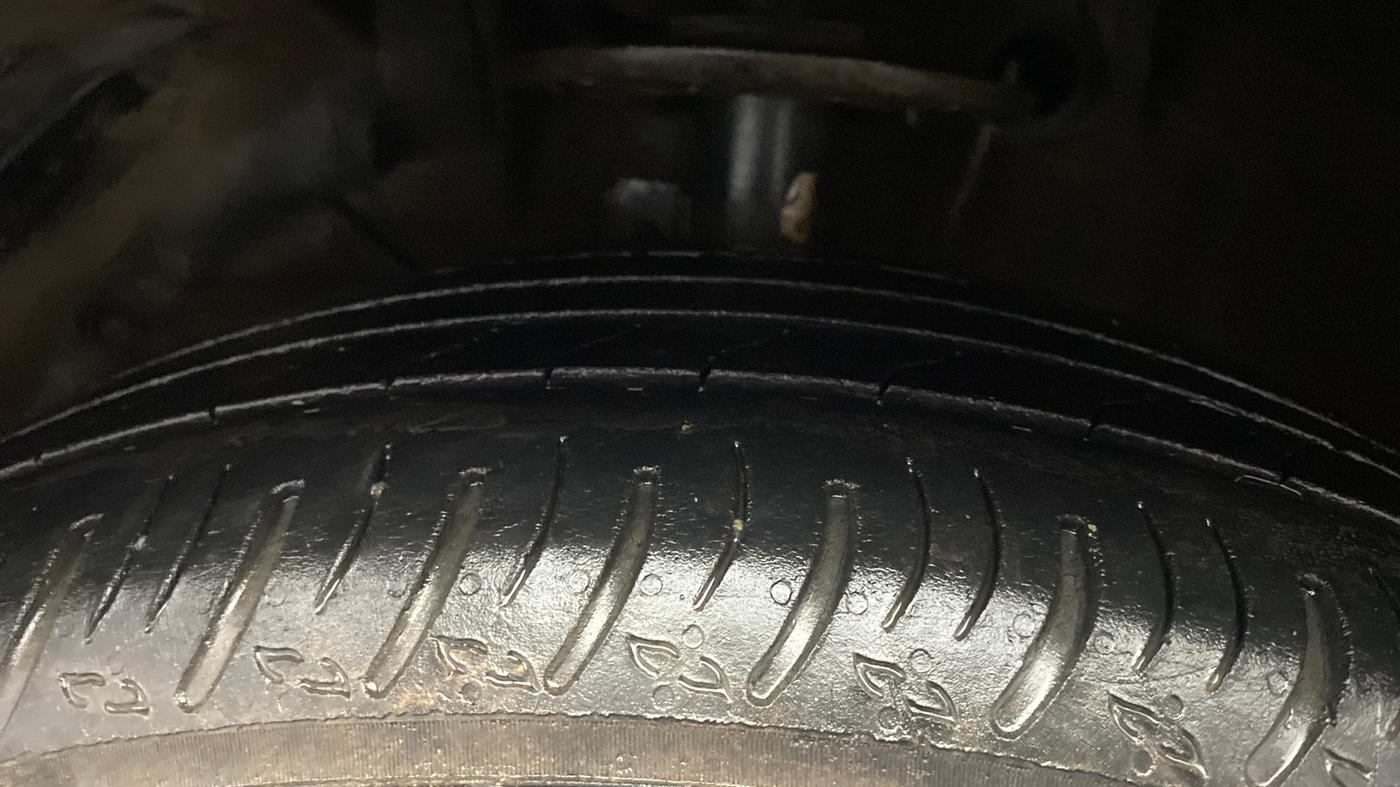 2022 Maruti XL6 ALPHA PLUS AT, Petrol, Automatic, 90,333 km, Left Front Tyre Tread