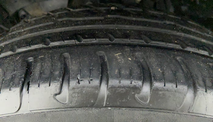 2017 Nissan Terrano XV PREMIUM 110 PS AMT DEISEL, Diesel, Automatic, 49,610 km, Left Front Tyre Tread